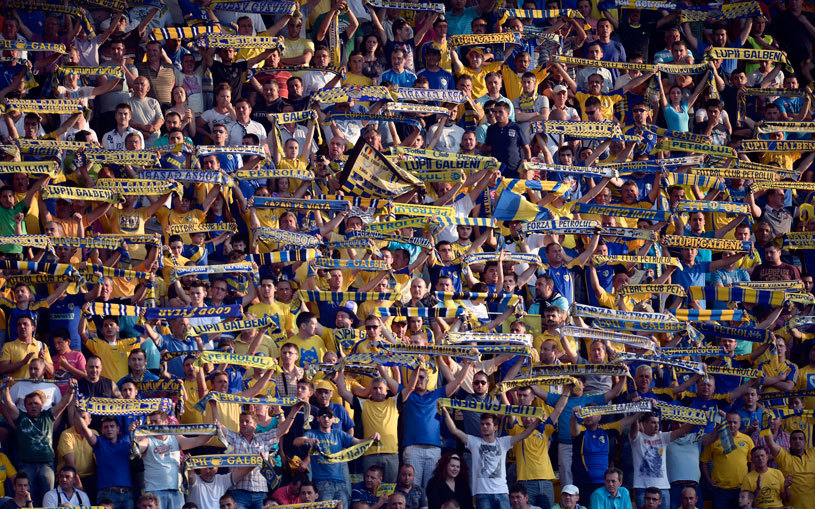 Nebunie înaintea marelui derby Petrolul – Rapid! Tribunele, aproape de sold-out. Ploieștenii promit spectacol în tribune: „E meciul anului pentru noi!” Câte bilete se mai găsesc | EXCLUSIV