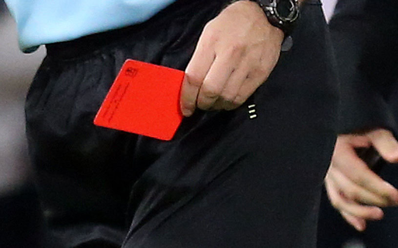 Decizia FRF care a trecut aproape neobservată, dar care reprezintă un adevărat cutremur pentru fotbalul românesc! Foști jucători de la Dinamo și FCSB au fost suspendați și amendați pentru că au făcut blat într-un meci scandalos!