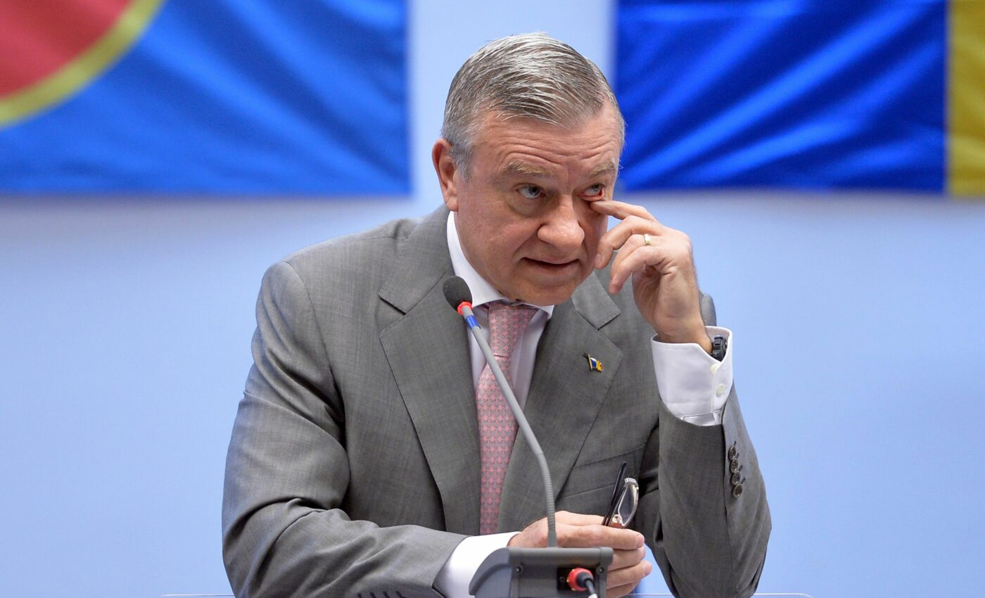 Mircea Sandu, cel mai mare președinte al FRF, a împlinit 70 ani! Ce performanțe a reușit „Nașul” în cei 24 de ani de șefie: „A fost cel mai mare în decursul istoriei”
