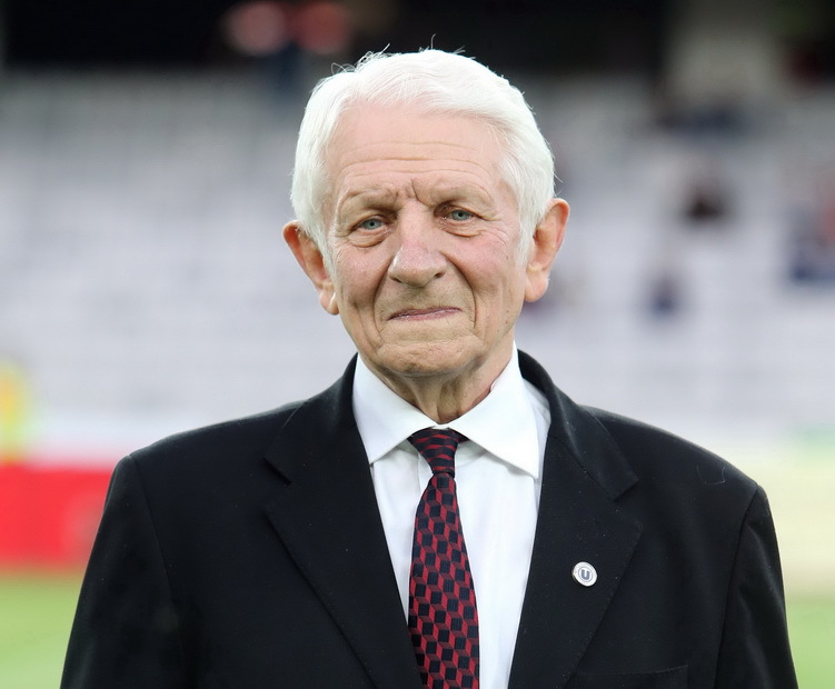 Poveste De ColecÈie Despre U Cluj Remus Campeanu Èi Istoria Unui Meci Vechi De 50 De Ani Cum E SÄ CaÈtigi Cupa Dar De Ce IubeÈti Pe Cineva Sunt Lucruri Care Nu Se