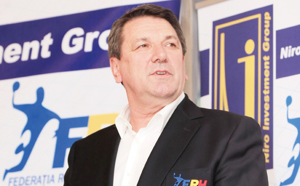 Radu Voina, atenționare pentru șefii FR de Handbal și „înțepătură” pentru fostul președinte Alexandru Dedu: „Fetele astea promit și au mai fost plimbate pe la televiziuni cu medalii de gât, dar când e vorba de joc stau pe bancă”