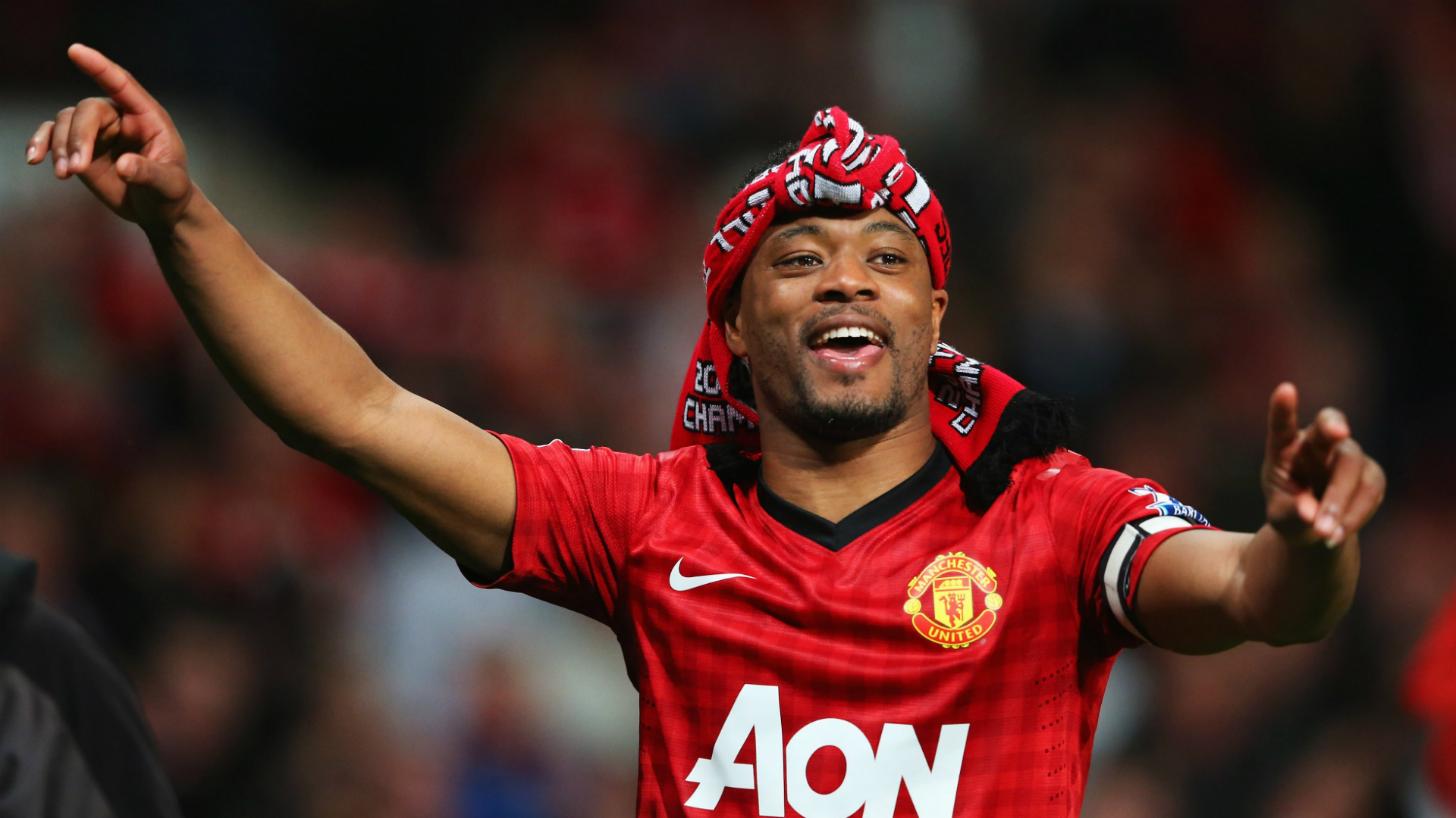 Patrice Evra, legenda lui Manchester United, ironizează transferul olandezului de la Ajax Amsterdam: „Comparațiile făcute între Pogba și Van de Beek mă fac să râd”