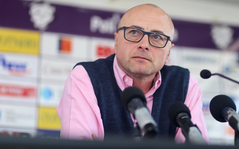 Leo Grozavu nu a scăpat de simptomele Covid-19 după o săptămâna de izolare. „Nu e nicio ameliorare, am luat tot felul de medicamente. Nu mă simt bine deloc”
