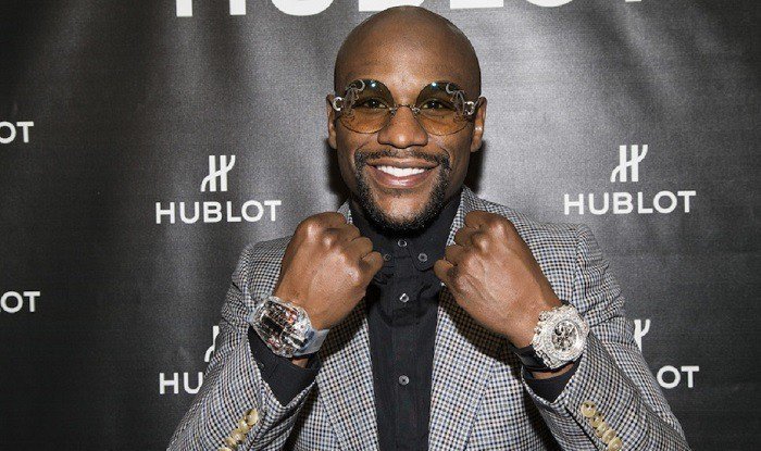 Pugilistul Floyd Mayweather și-a prezentat noua colecție de mașini de lux. „Nepotul meu de cinci luni este un milionar și nici măcar nu știe asta”