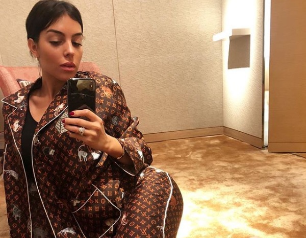 E incredibil ce scrie pe viza iubitei lui Cristiano Ronaldo, Georgina Rodriguez! Cum au găsit soluția să „fenteze” autoritățile din Arabia Saudită! FOTO