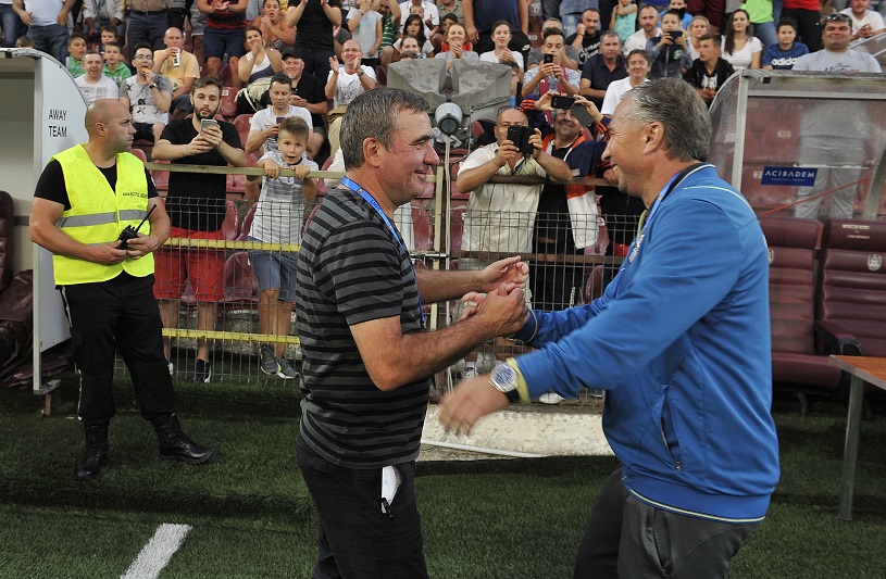 SuperLiga: Meci tare între Petrescu și Hagi » Pariem și la cota 2.20 la CFR Cluj – Farul »»