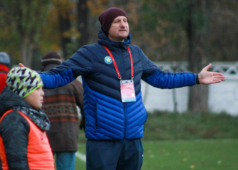 Naționala s-a mutat în Liga 3: foștii tricolori antrenează la Ianca sau Sighetu Marmației, unii cu licență PRO! „Primarul băga bani doar dacă juca fiul lui! Un puști n-a venit la antrenament că a mers la frizer!” | EXCLUSIV