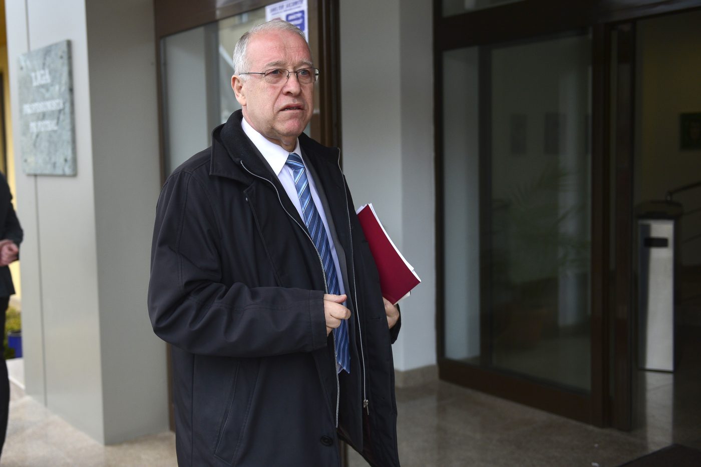 Fostul președinte Constantin Anghelache dă de pământ cu Dinamo înainte de barajul cu U Cluj: „Echipa a fost distrusă de la etapă la etapă!”. Atac la Iuliu Mureșan