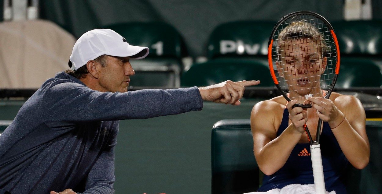 De parcă despărțirea de antrenorul Darren Cahill nu era de ajuns, Simona Halep a căzut din nou în clasamentul WTA