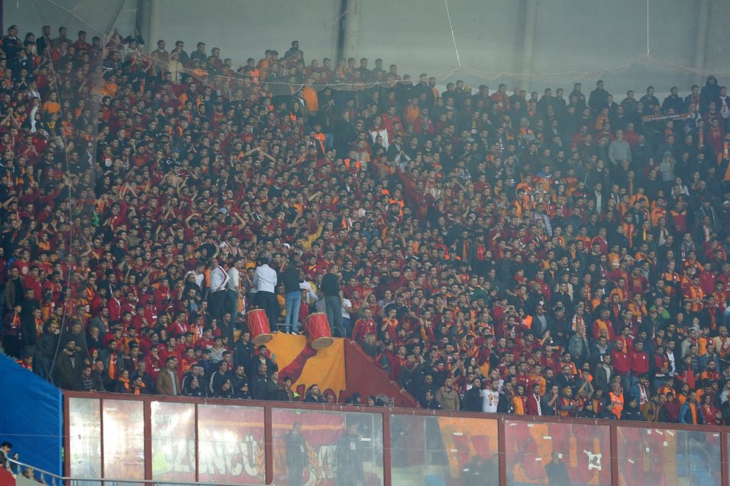 Fără Alexandru Cicâldău și Olimpiu Moruțan pe teren, Galatasaray se califică în grupele Europa League! Gigi Becali își umple buzunarele grație performanței turcilor