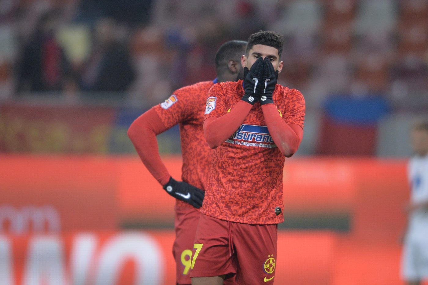 Patronul lui FCSB l-a sunat pe Florinel Coman: „Stați liniștiți că nu îl lasă Gigi Becali la greu!”. Ce spune despre viitorul fotbalistului | EXCLUSIV