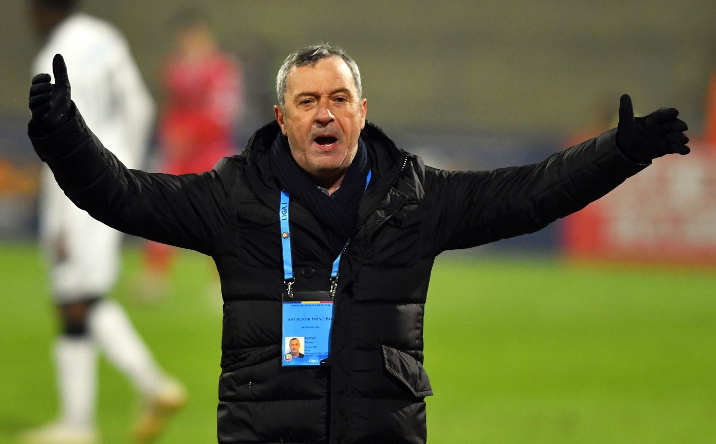 Mircea Rednic ar putea să se întoarcă la Dinamo! Anunțul făcut de un oficial al Stelei: „E greu să dormi şi să nu vezi luminiţa de la capătul tunelului!”