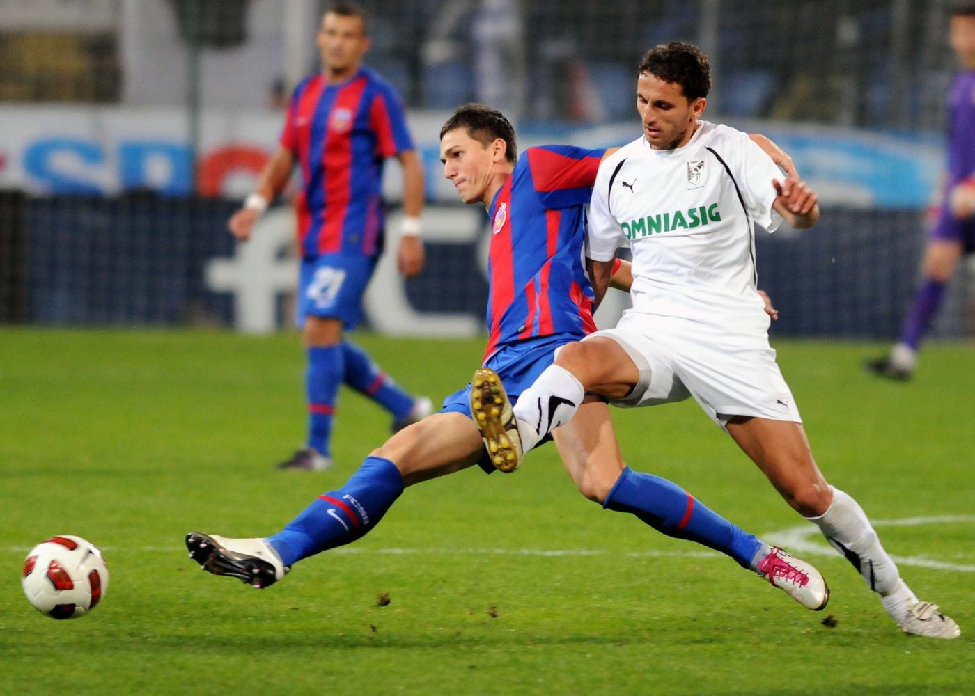 Dezvăluiri incredibile despre milionarul care i-a vândut Steaua lui Gigi Becali! Datoria pe care o avea de primit de la un patron din Liga 1 a dus la cea mai mare nedreptate din istoria legendarului club: „Măsură abuzivă!”