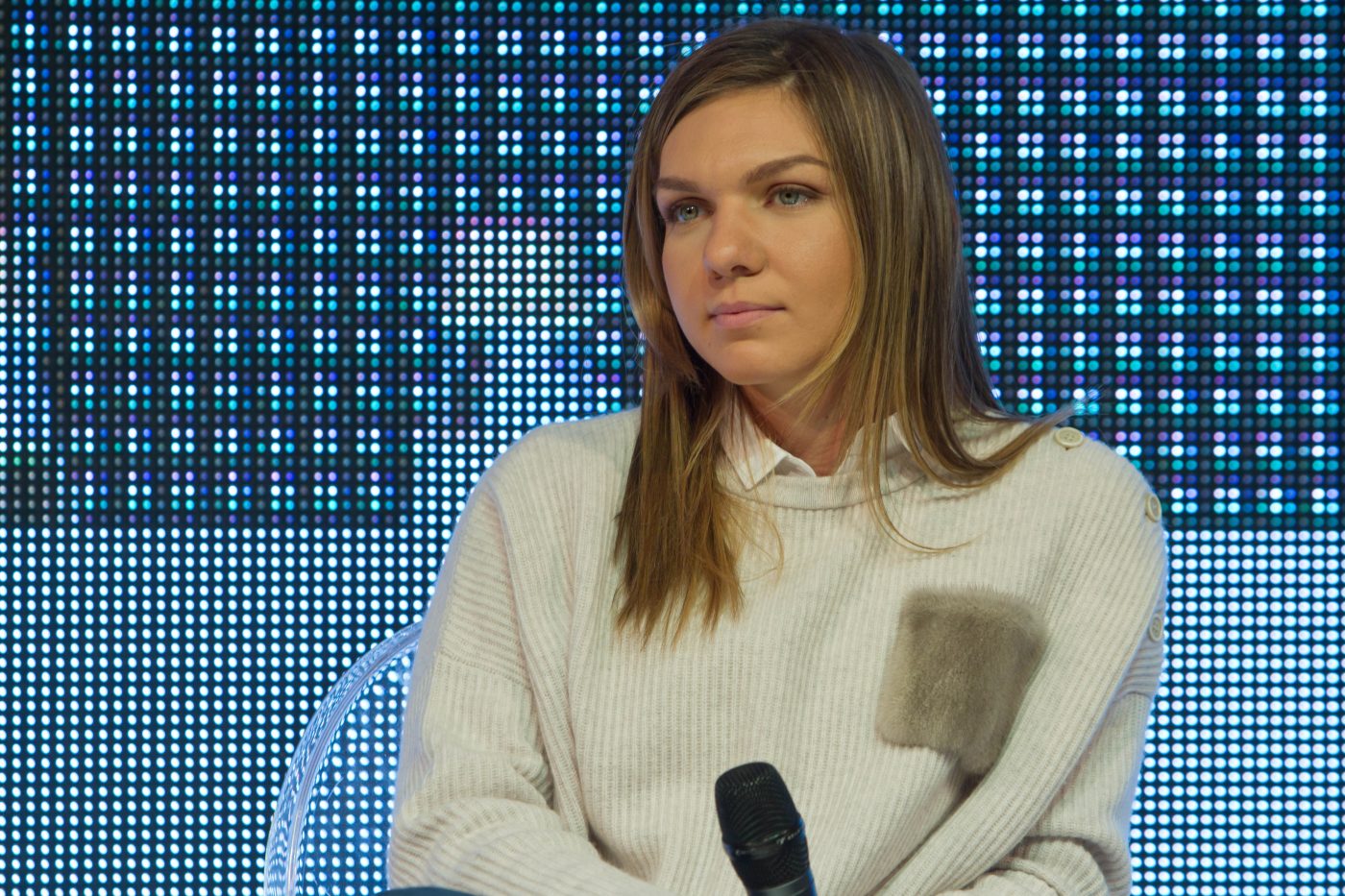 Simona Halep vede negru în faţa ochilor uneori: „Nu mai sunt prietenele mele în momentele dificile”