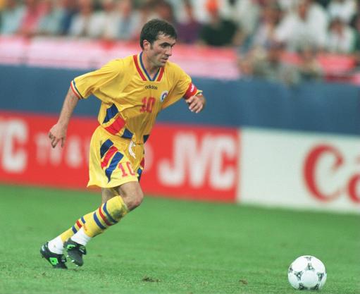 Reacția lui Gheorghe Hagi după ce a fost nominalizat pentru cea mai tare echipă din istoria fotbalului, alături de Maradona și Pele