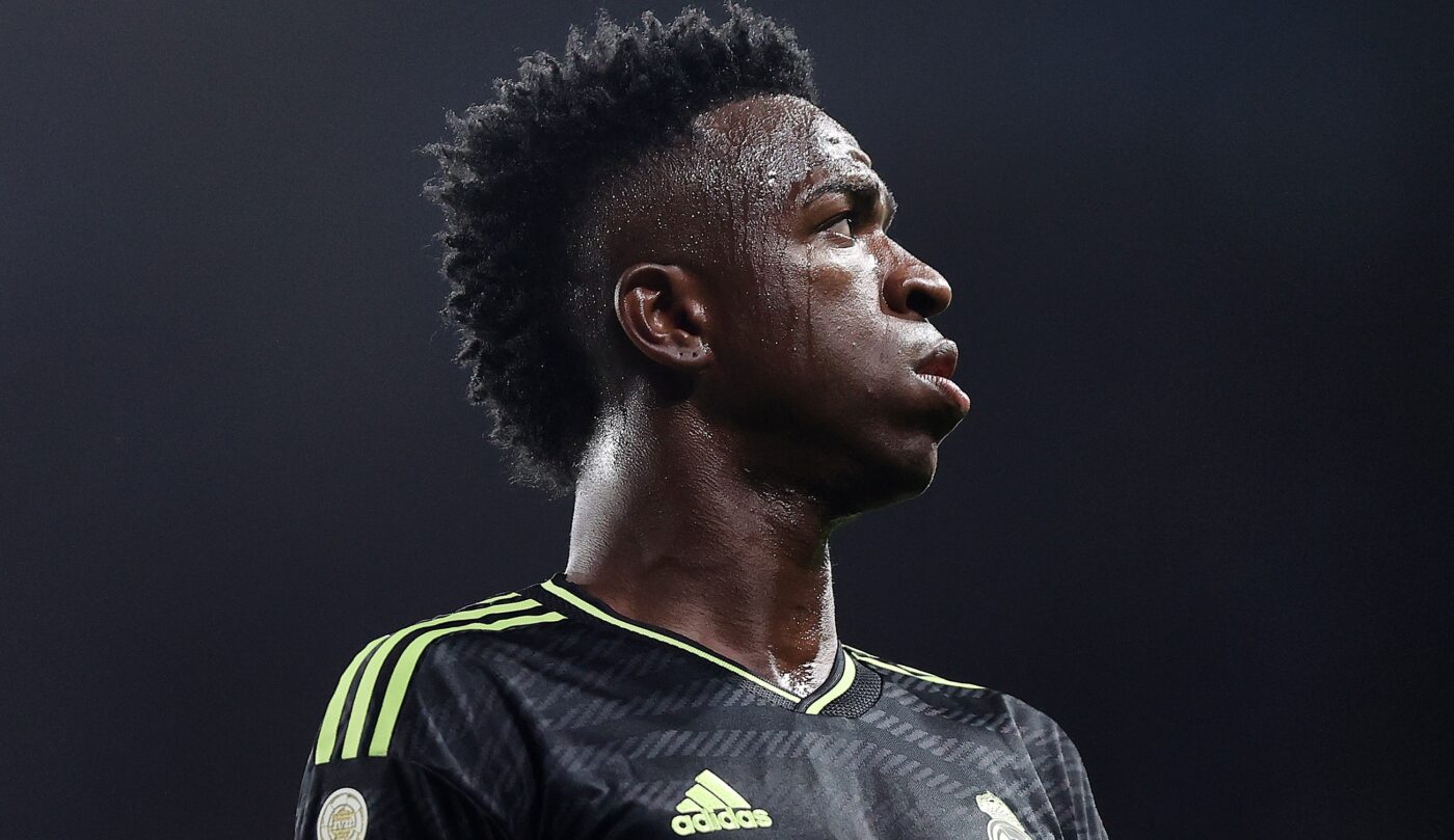 Vinicius Junior, victima comportamentului rasist la Real Valladolid – Real Madrid! Brazilianul s-a certat cu arbitrul și i-a făcut semn că nu e în toate mințile | VIDEO
