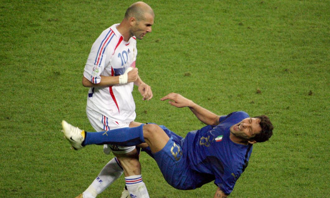 Marco Materazzi a dezvăluit cum l-a provocat pe Zinedine Zidane să-l lovească cu capul în piept la finala Cupei Mondiale din 2006: „Eu i-am spus să mi-o dea pe sora sa. Nu am rămas surprins de lovitură”