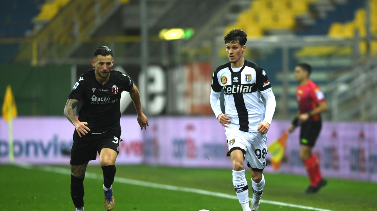 Dennis Man, aproape de gol în tricoul Parmei! Genoa a reușit să egaleze. Valentin Mihăilă, ținut pe bancă în meciul din Serie A | Live Video Online