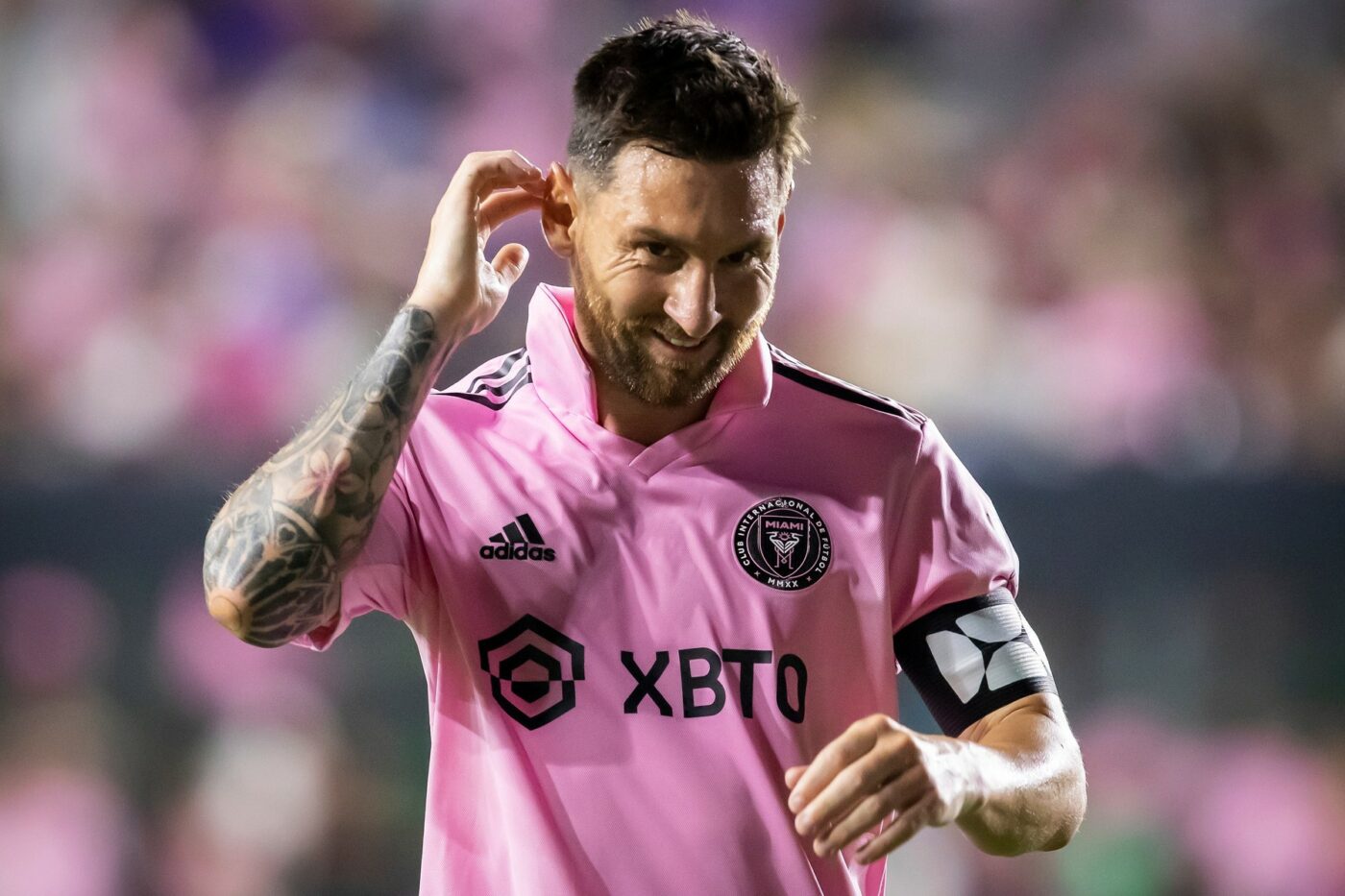 Tricourile cu numele superstarului Leo Messi de la echipa americană Inter Miami au invadat piața neagră a falsurilor!