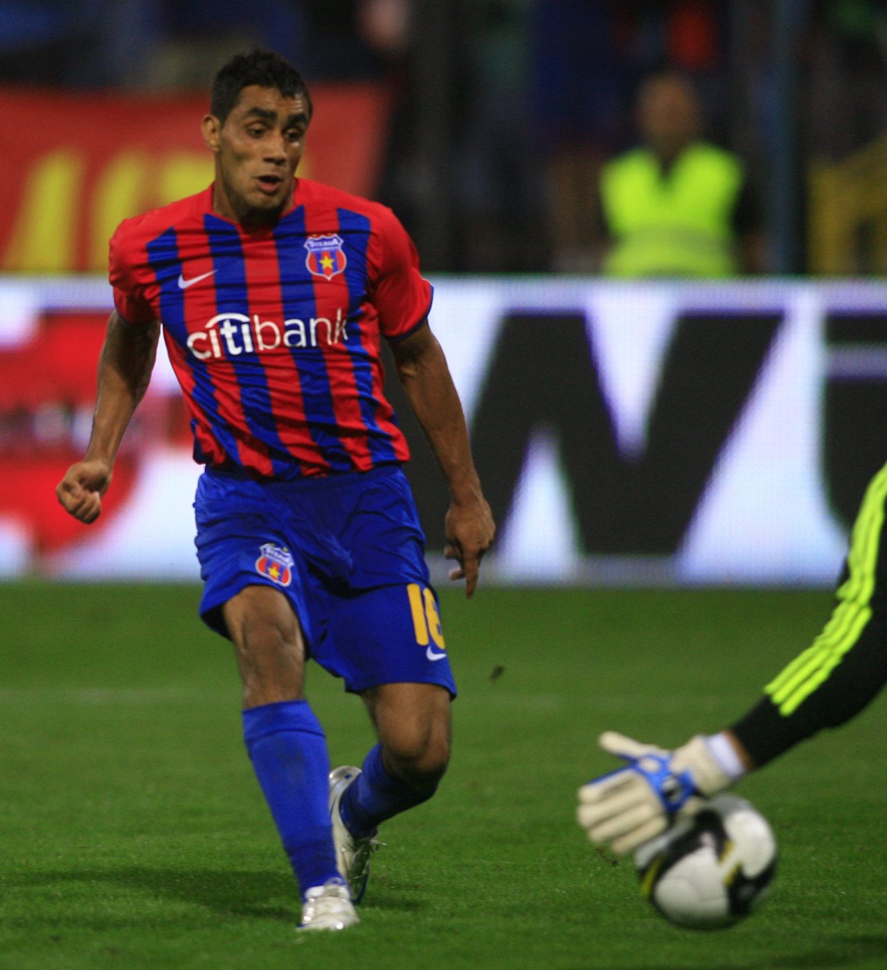Un fotbalist de la FCSB se revoltă împotriva lui Gigi Becali: „M-am săturat! Vreau să plec!”. Bănel Nicoliță dezvăluie conversația secretă cu un jucător