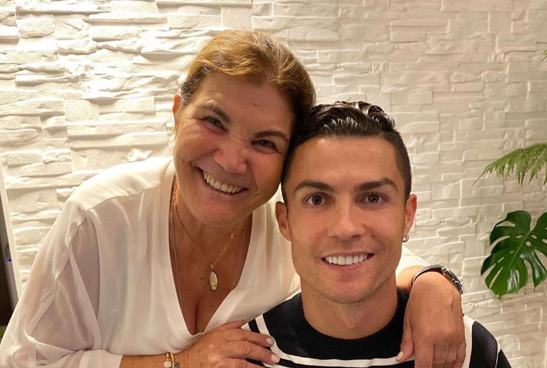 Mama lui Cristiano Ronaldo a fost la un pas de moarte, după ce a suferit un accident vascular cerebral! „M-am agățat de o lumină”