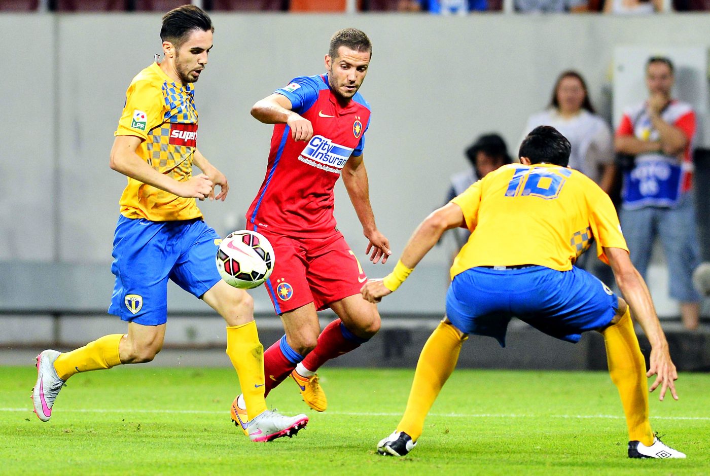 Petrolul Ploiești – FCSB, Live Video Online, de la ora 21:30, în etapa 13 din Superliga. Roș-albaștrii caută să spele rușinea de la Silkeborg! Echipele de start