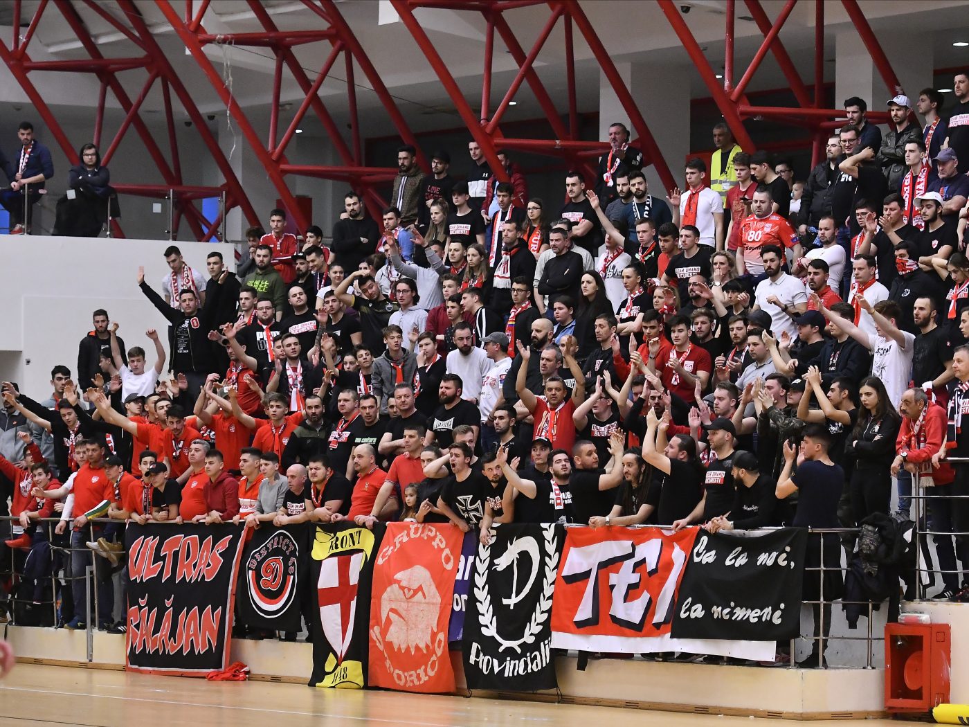 Lovitură grea și pentru echipa de handbal a lui Dinamo! Campioana nu va avea galerie la debutul în Liga Campionilor. De ce nu merg la meci fanii din DDB | EXCLUSIV