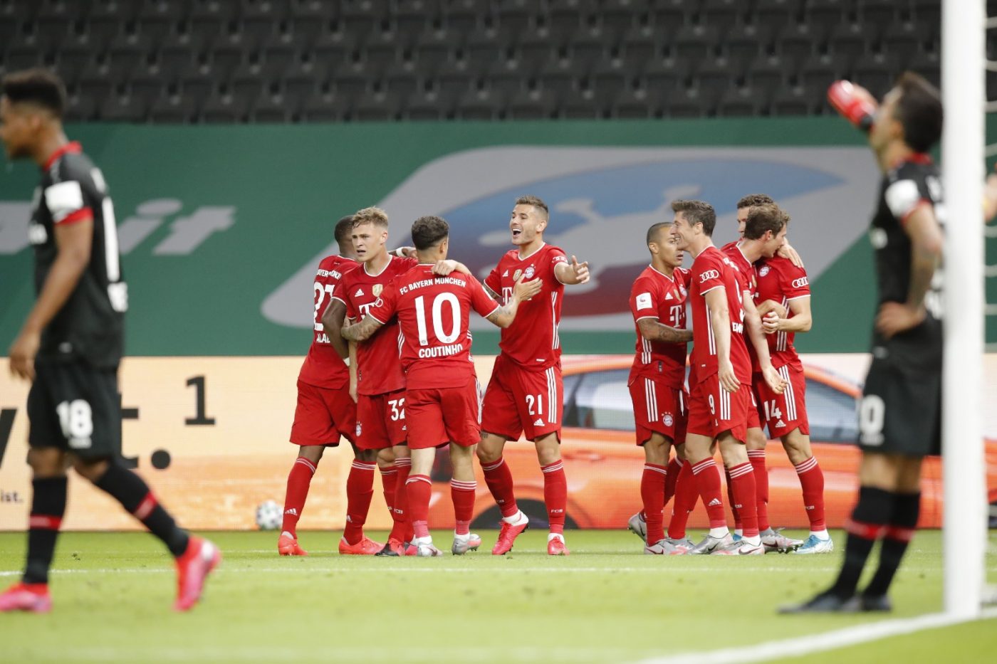 Pariem pe Bundesliga: „Combo” în cota 2.40 pregătit la Bremen- Stuttgart și Schalke 04- Leverkusen »»