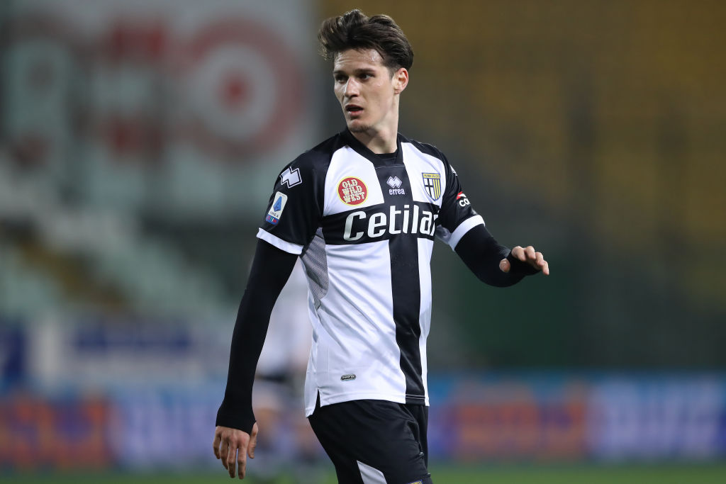 Dennis Man este titular în meciul Parma – Genoa 0-0! Valentin Mihăilă, ținut pe bancă | Live Video Online