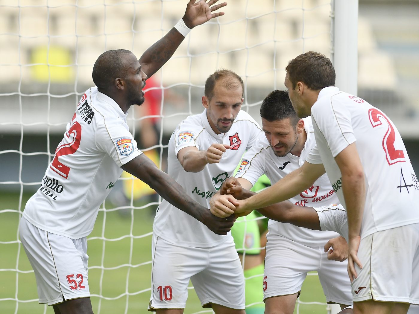 Cum arată Top 12 al celor mai vârstnici fotbaliști din Liga I din sezonul încheiat. CFR Cluj și FC Botoșani domină ierarhia „bătrânilor”