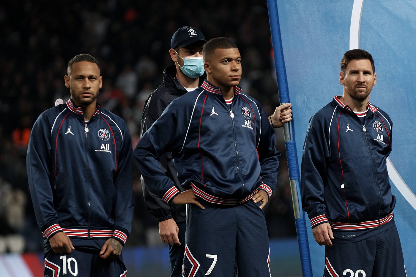 Scandal după scandal la PSG! Kylian Mbappe susține că nu a făcut referire la coechipierul său Neymar Jr. atunci când a spus că fotbaliștii ar trebui „să mănânce și să doarmă bine”