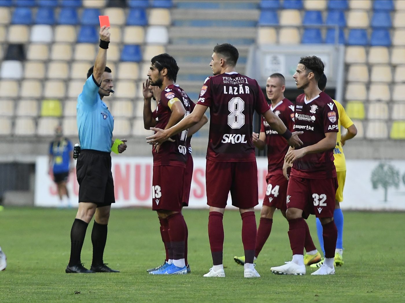 Rapid a dat afară încă un jucător după promovarea în Liga 1