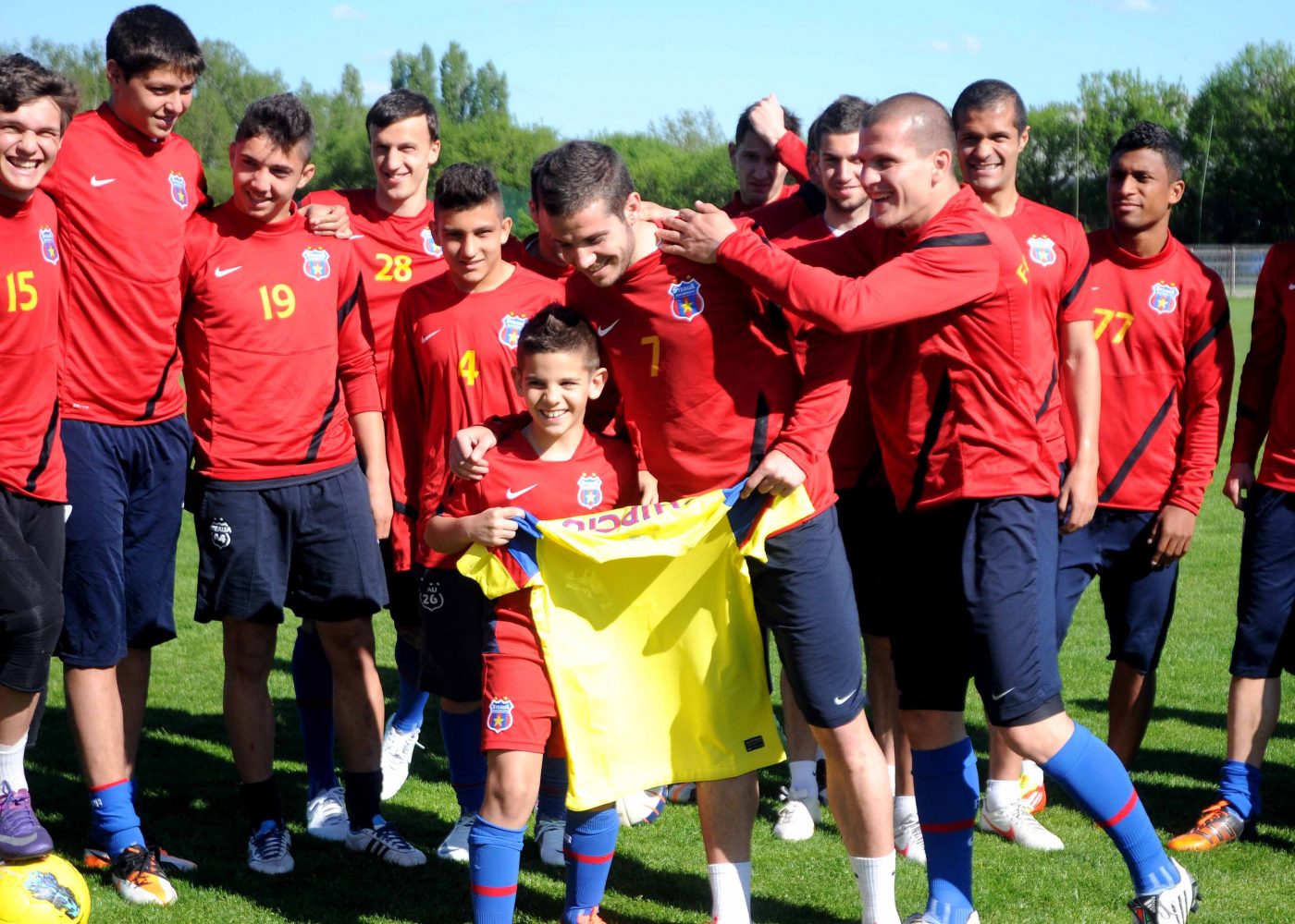 FC U Craiova a rezolvat încă un transfer: fotbalistul care a plâns pe stadion pentru FCSB, prezentat oficial în Bănie!