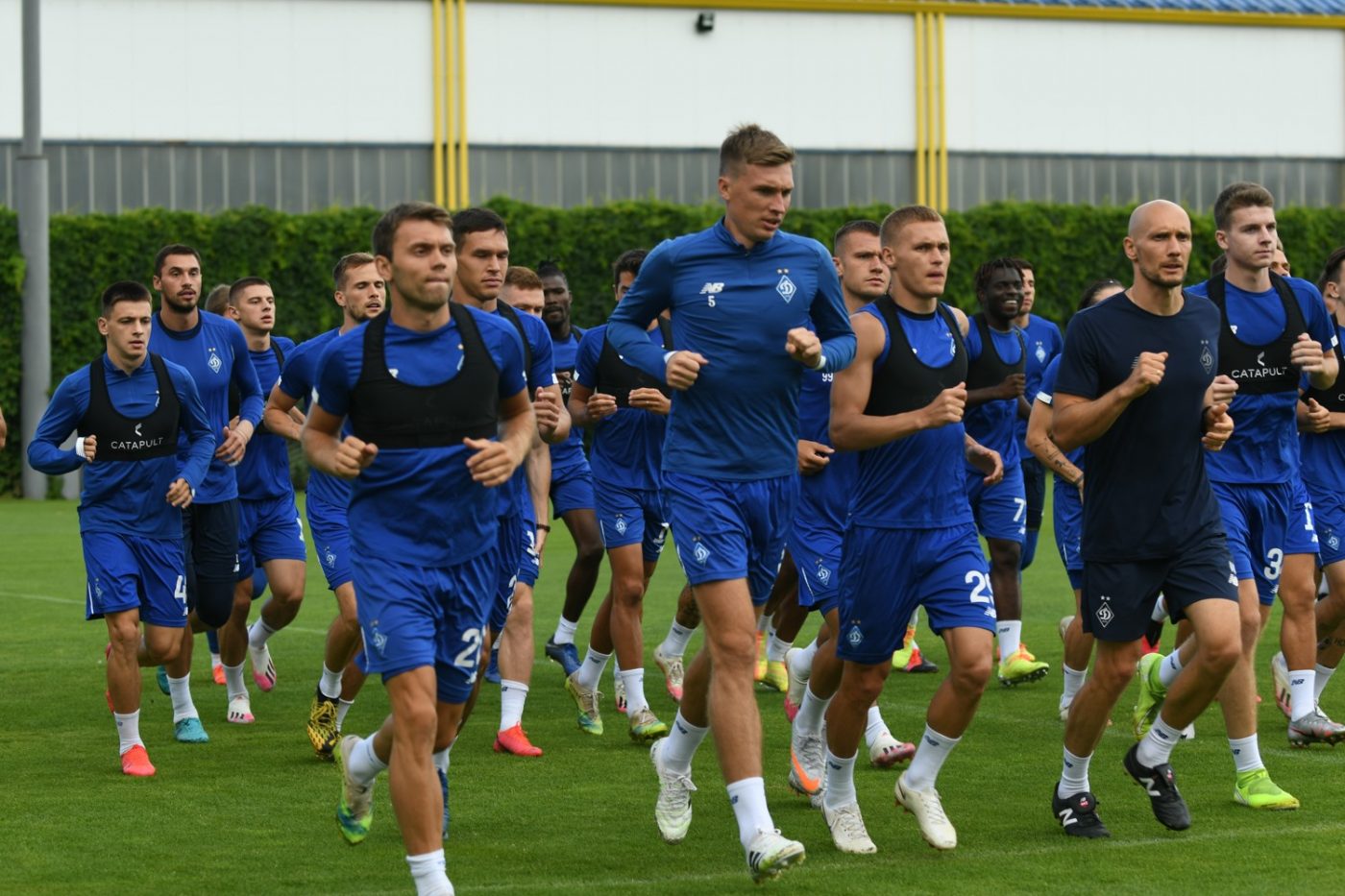 Rusia a „ucis” fotbalul în Ucraina: meciurile din prima divizie au fost suspendate oficial, iar șansele ca acest campionat să se reia sunt aproape nule! Lovitură cumplită pentru Mircea Lucescu și jucătorii români de acolo