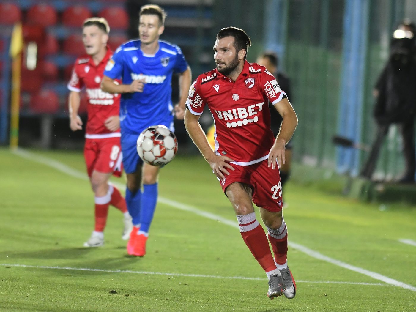 Ionuț Șerban, verdict crunt după ce a fost operat în Turcia! Cât va sta pe tușă cel mai vechi jucător din lotul lui Dinamo