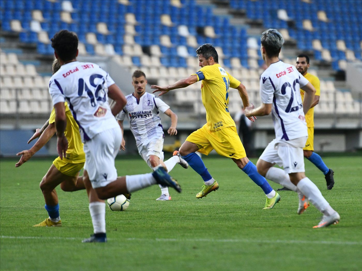 Petrolul Ploiești – FC Argeș Pitești 1-0, Live Video Online, în etapa a 15-a din Superliga. Gicu Grozav deschide scorul cu un șut violent!