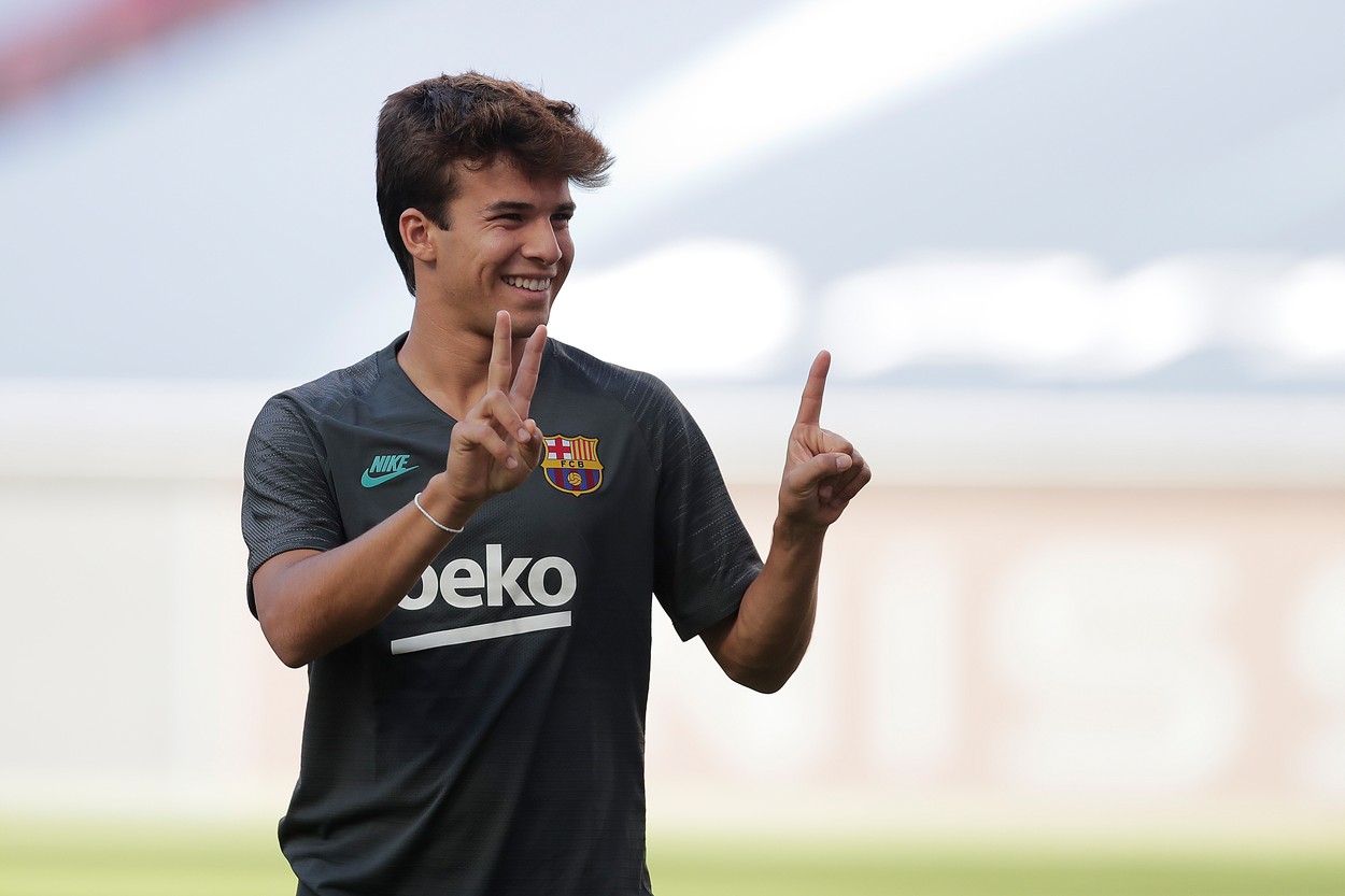 Riqui Puig, considerat „noul Xavi”, a devenit o problemă mare la FC Barcelona! Pep Guardiola vrea să îl ia la Manchester City, catalanii vor să îl împrumute la Betis
