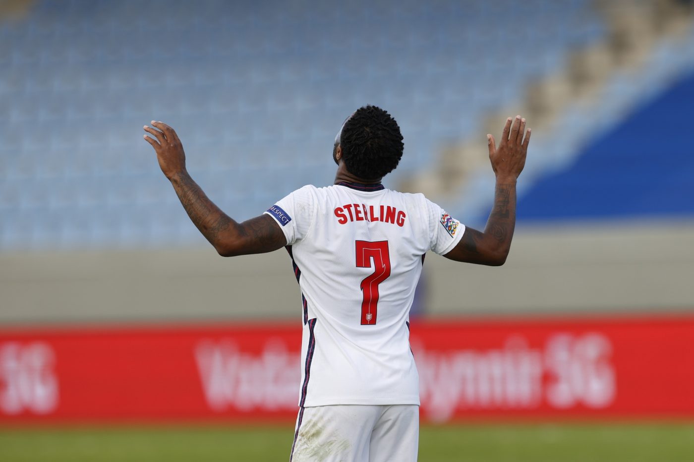 Jaf armat la el acasă: hoții au intrat peste soția și copiii lui Raheem Sterling! Fotbalistul a plecat de urgență de la Cupa Mondială și nu se știe dacă se mai întoarce în Qatar