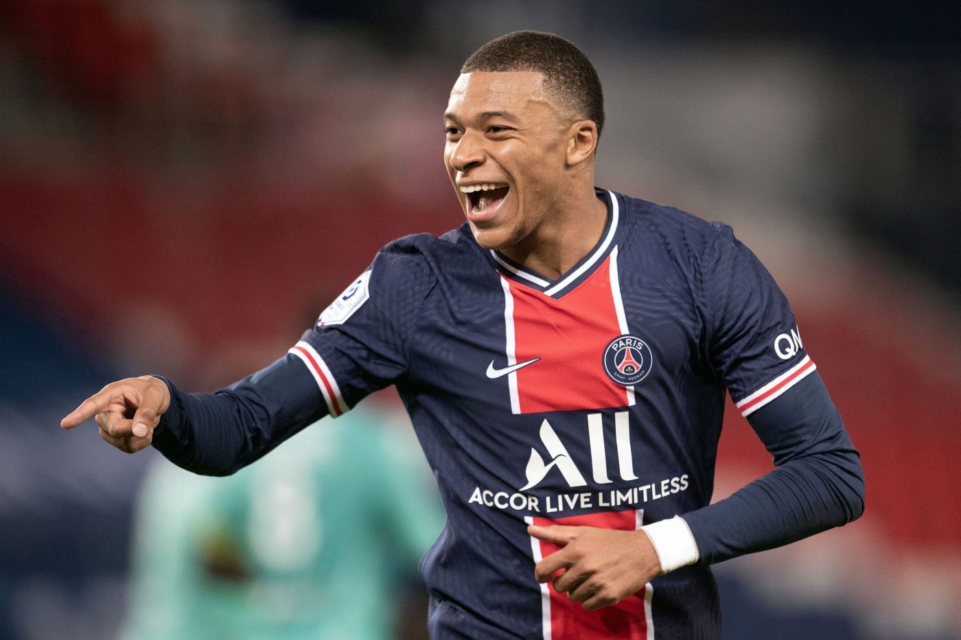 Prestanța lui Cristiano Ronaldo, amenințată de Kylian Mbappe! Ilie Dumitrescu: „E cel mai bun atlet din fotbal!”. Cum poate câștiga Balonul de Aur