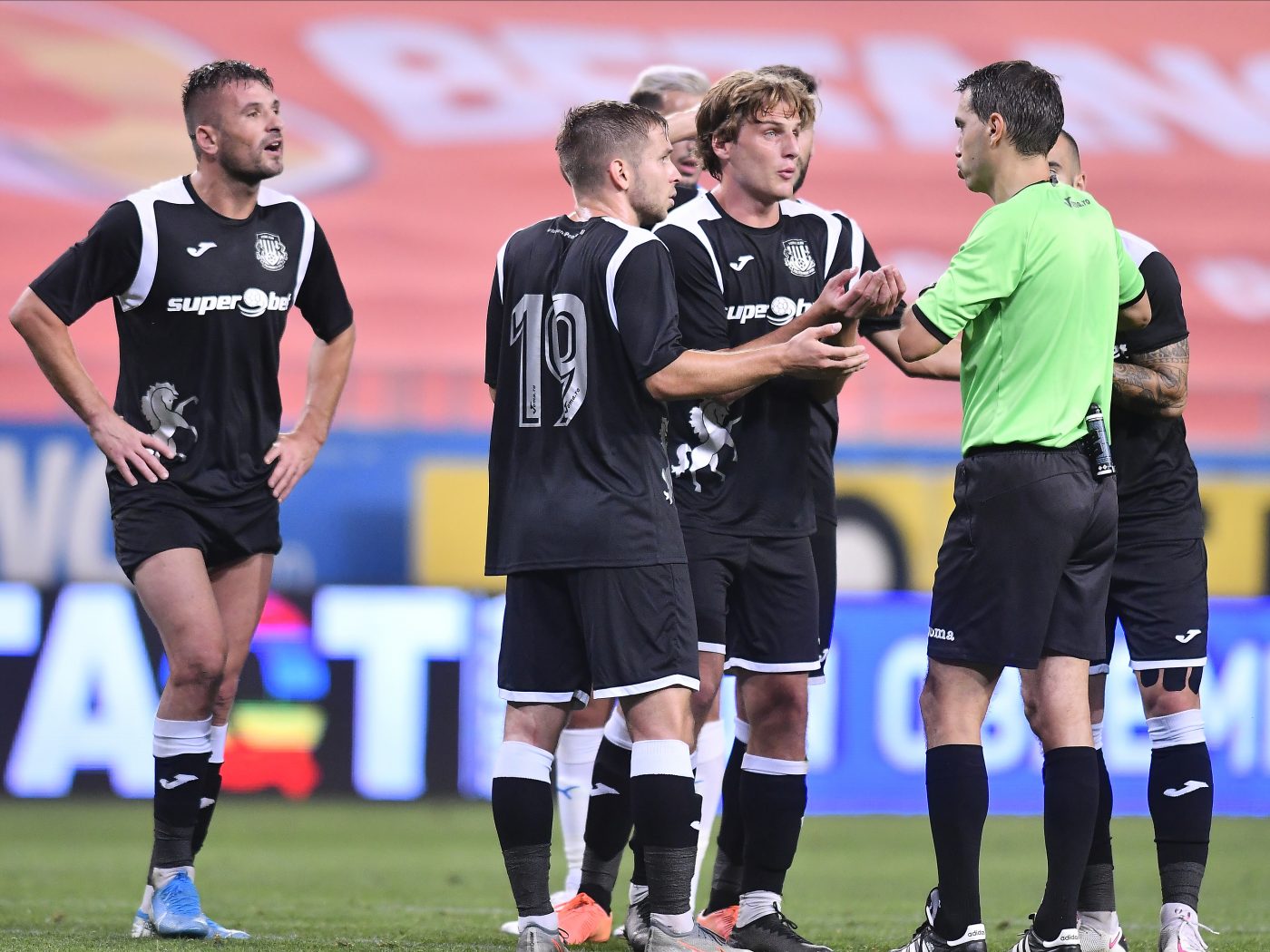 Talismanul lui Gigi Becali din Liga 1 e la centru! S-a stabilit brigada de arbitri pentru FC Botoșani – FCSB | EXCLUSIV