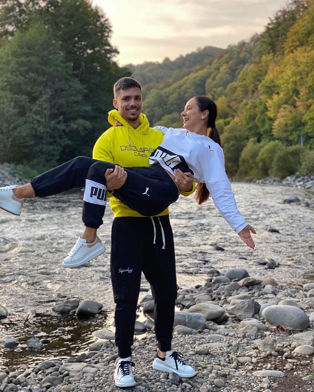 Cum a pus-o în dificultate Denis Alibec pe Vlăduța Lupău la emisiunea lui Cătălin Măruță. Provocarea fabuloasă pe care a primit-o cântăreața | VIDEO