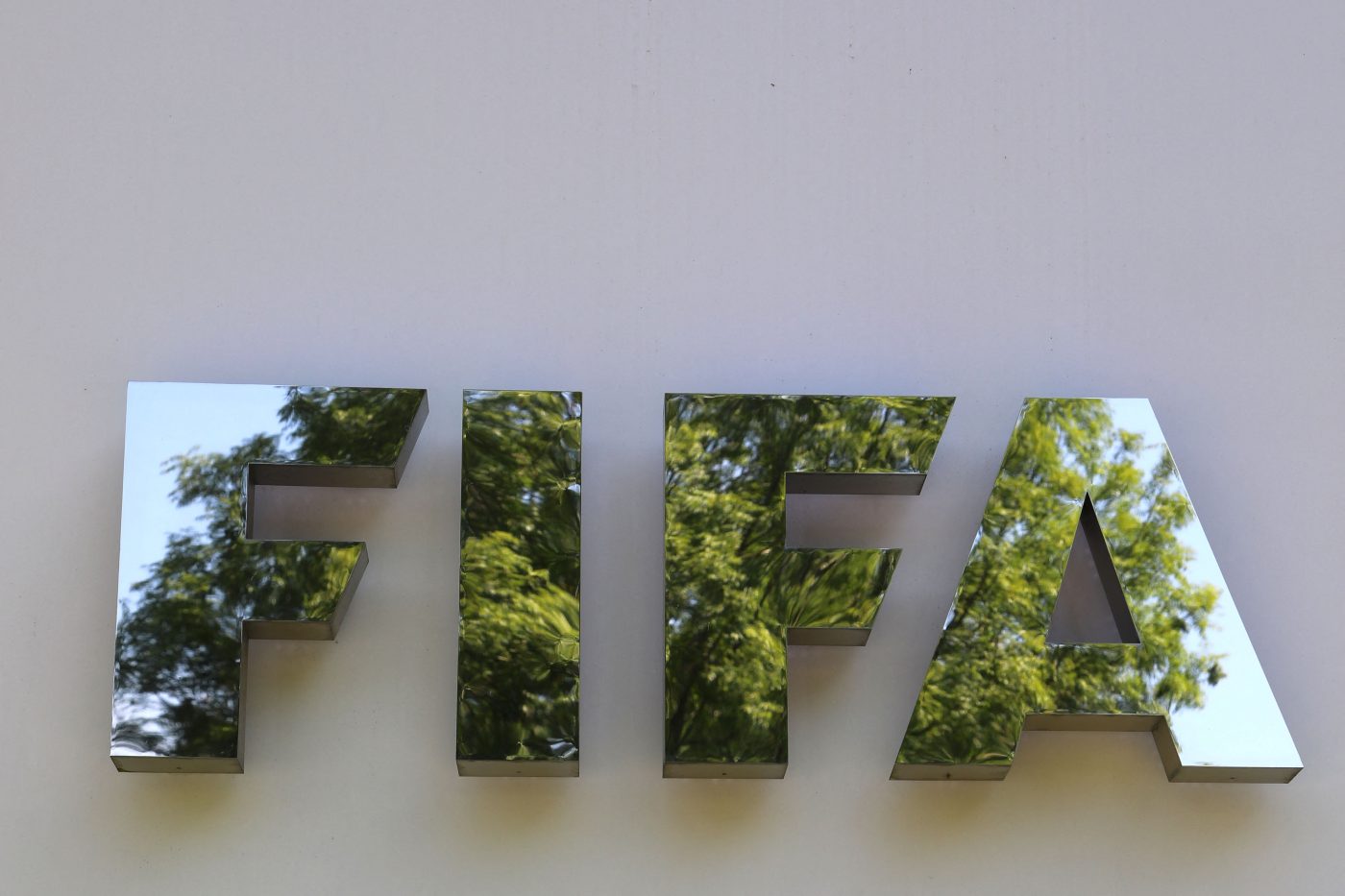 Super Liga cluburilor bogate declanșează războiul! FIFA e împotriva unei competiții exclusiviste și anunță măsuri dure: fotbaliștii care vor evolua acolo nu vor putea juca la Euro sau la Mondiale