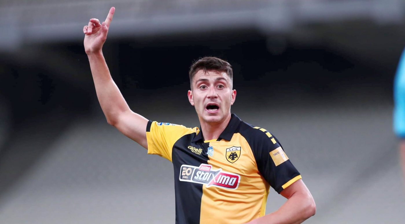 Probleme mari pentru Ionuț Nedelcearu la AEK Atena! Ultrașii i-au dezbrăcat pe fotbaliști după umilința cu Olympiakos
