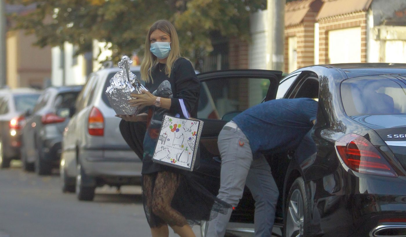 Simona Halep, apariție surpriză pe străzile din București! Cum își petrece timpul sportiva după ce a refuzat participarea la turneul de la Ostrava | FOTO & VIDEO EXCLUSIV