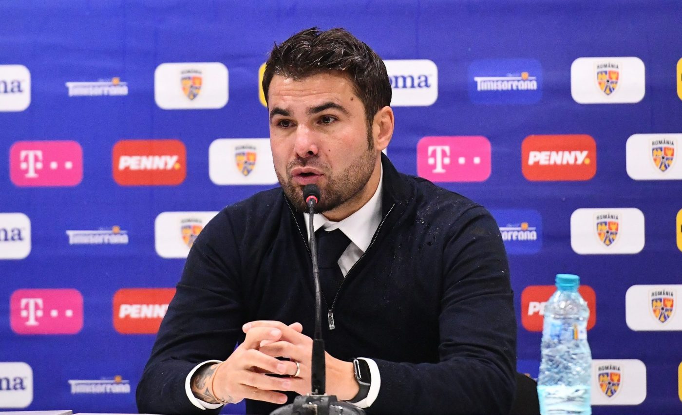 Adi Mutu, în vizită la celebrul Salt Bae! Selecționerul a condimentat cu stil o friptură, alături de bucătarul turc | FOTO