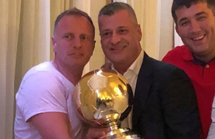 Deși nu apare in acte, Neluțu Varga (dreapta) este patronul CFR-ului