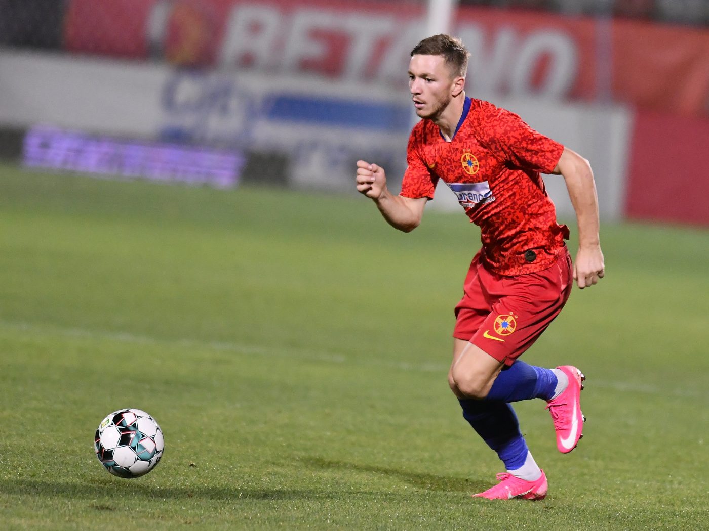Ionuț Panțîru, OUT la pauza meciului de la Craiova! Ce s-a întâmplat cu fundașul de la FCSB