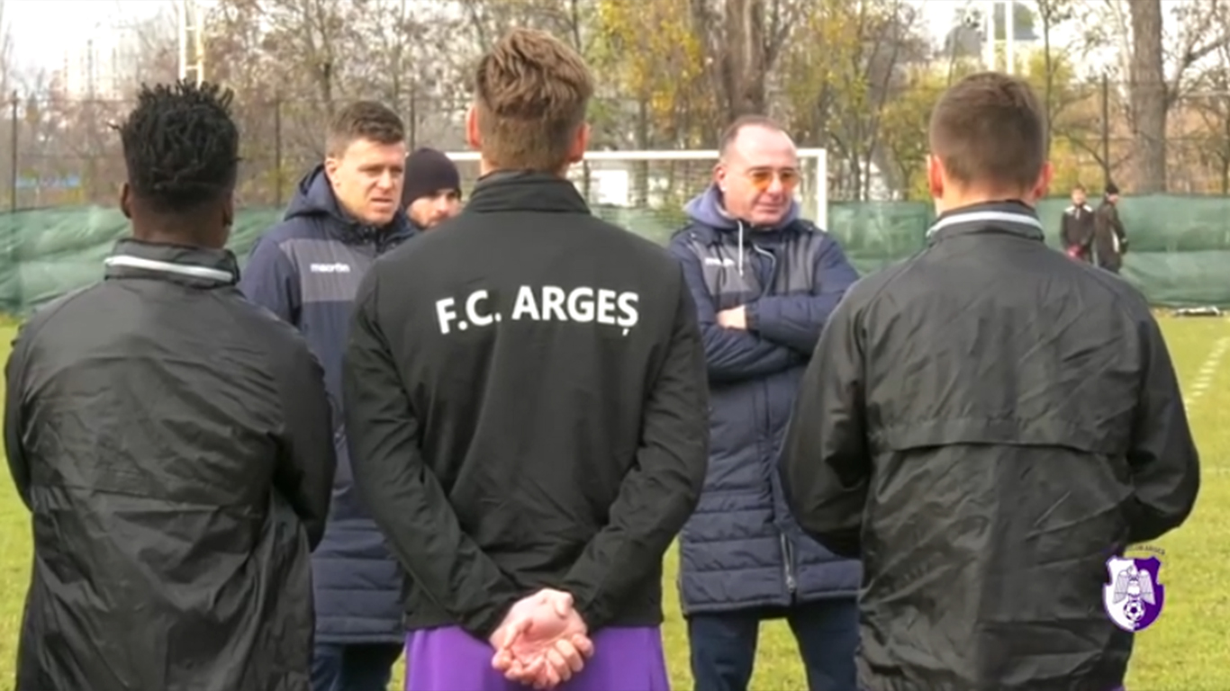 Adrian Dulcea, necruțător cu șefii de la FC Argeș: „Nu sunt magician și nici paznic la oi. Fidelitatea a durat 48 de ore”