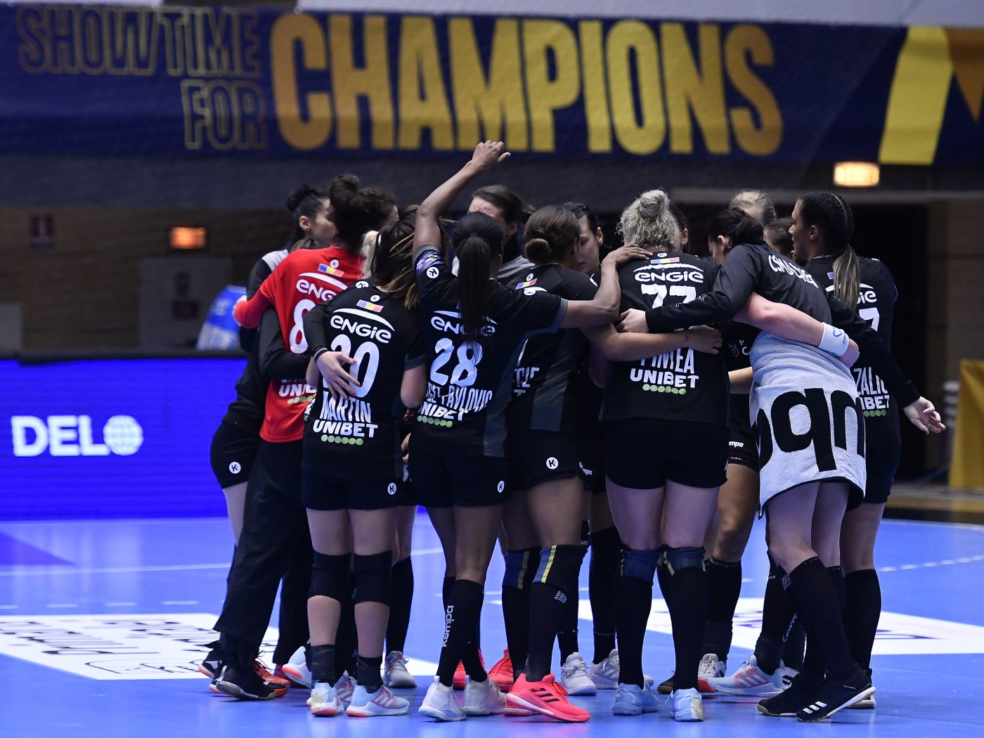 CSM București defilează în debutul sezonului în Liga Florilor. „Tigroaicele” au învins HC Zalău în etapa a 4-a și au rămas singura echipă cum maximum de puncte în campionat