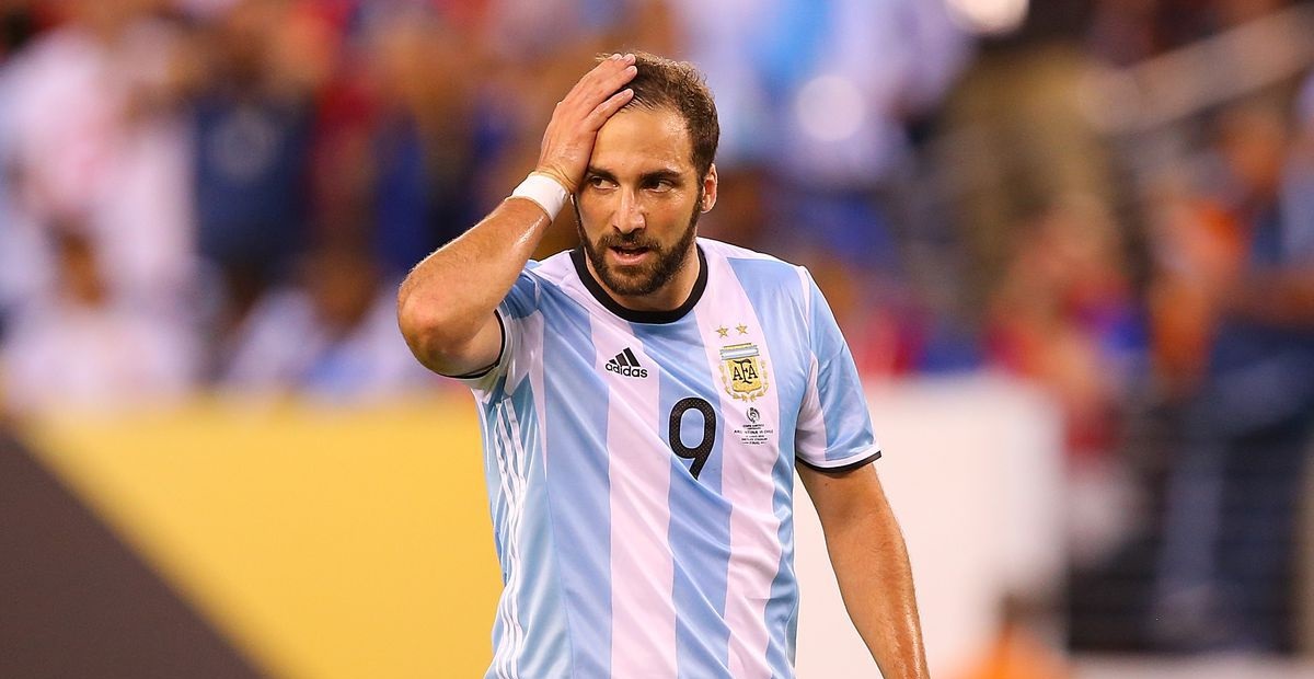 Interviu fabulos! Gonzalo Higuain face dezvăluiri de senzație despre teroarea de a fi un fotbalist bogat, despre cum a fost judecat pentru că e gras și despre cum le-a devenit confident lui Leo Messi și Cristiano Ronaldo!